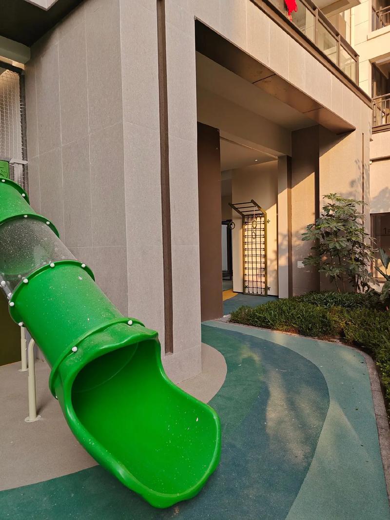 中山远洋天著架空层小非标,摇马跷跷板健身康体设施整体完工啦