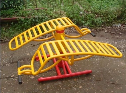 户外康体新风尚 批发三人扭腰器与健身路径器材的全面指南